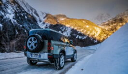 Land Rover Defender, non fa rimpiangere il passato: neanche in off-road